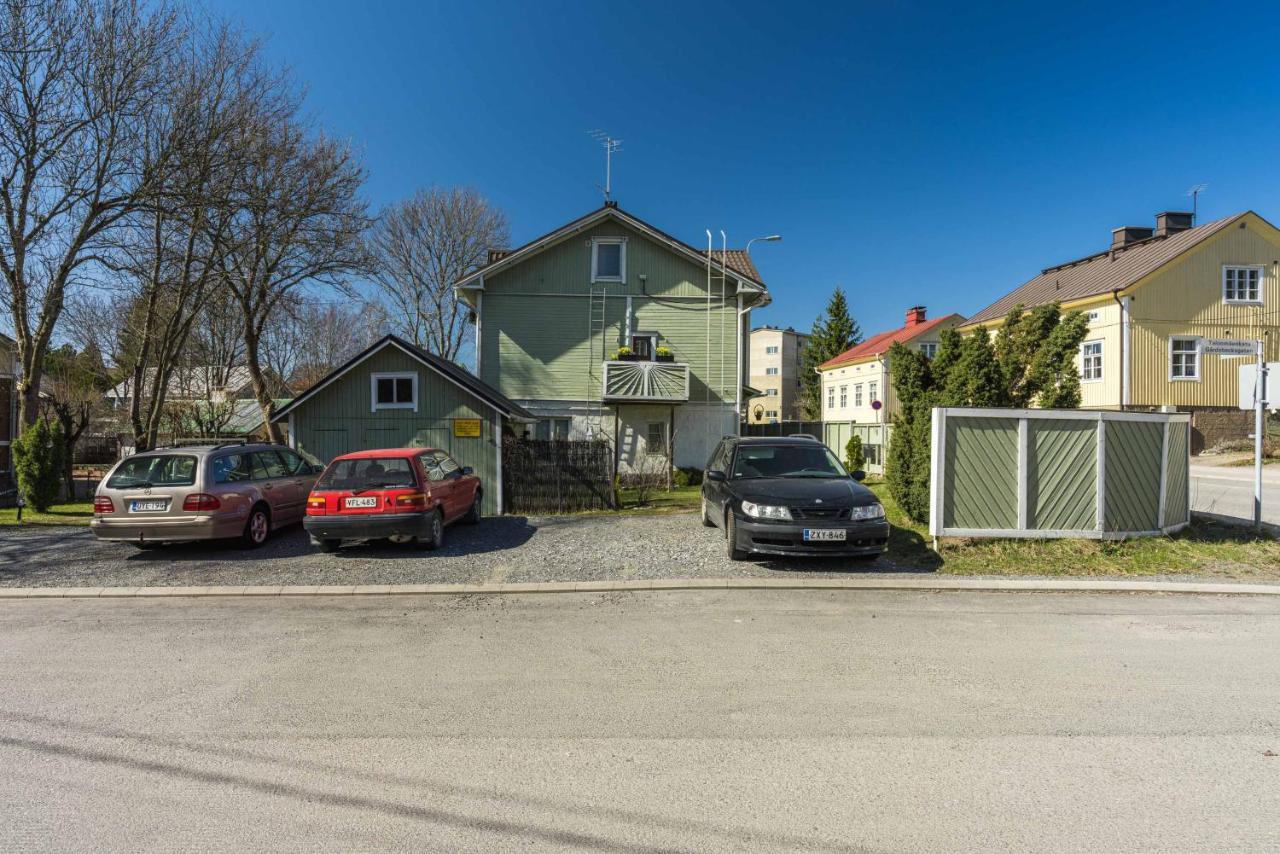 Newly Renovated Apartment In A Woodenhouse From 1910 In Martti! Turku Exterior photo