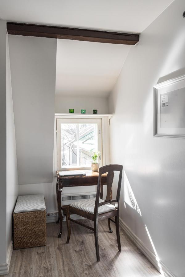 Newly Renovated Apartment In A Woodenhouse From 1910 In Martti! Turku Exterior photo
