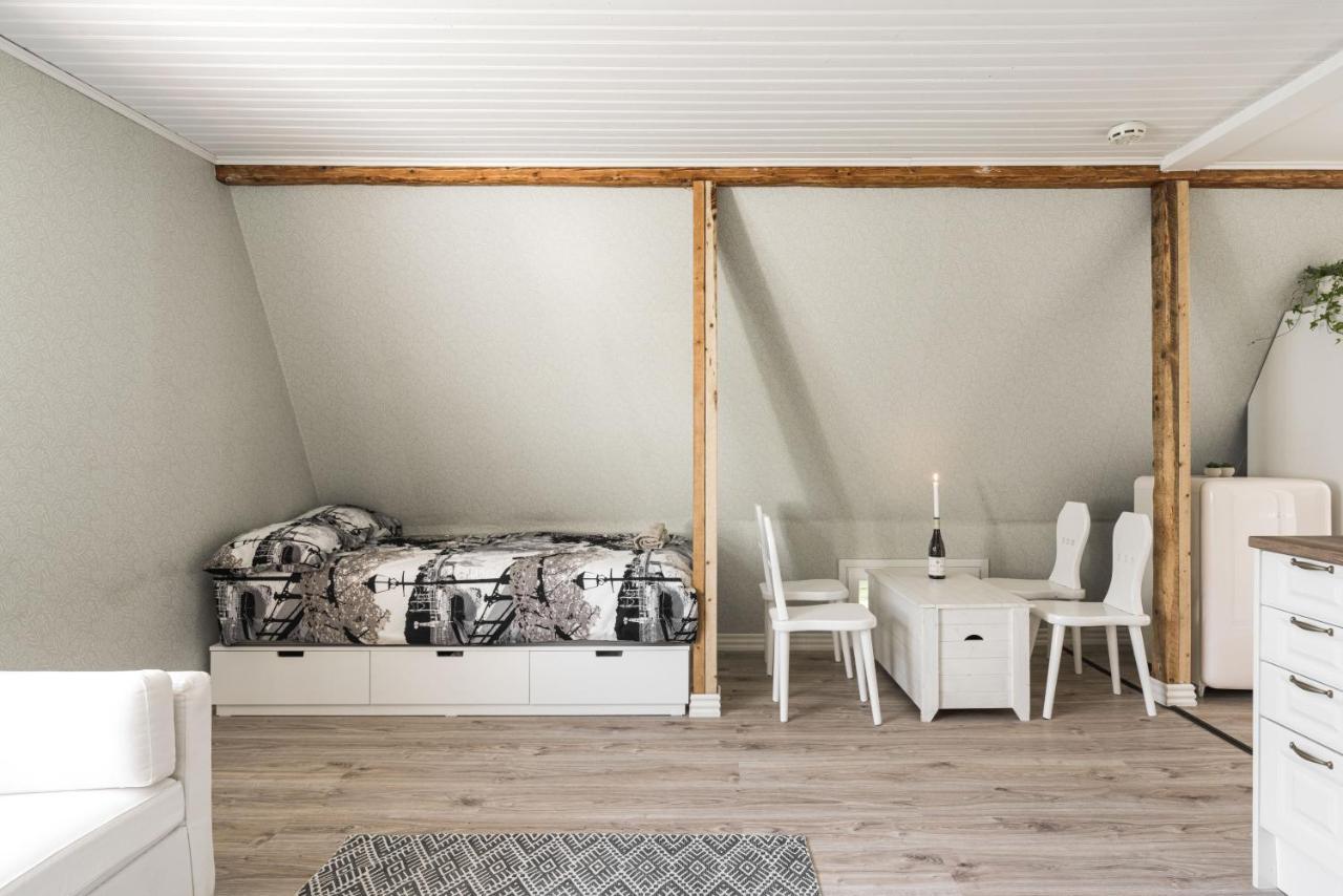 Newly Renovated Apartment In A Woodenhouse From 1910 In Martti! Turku Exterior photo