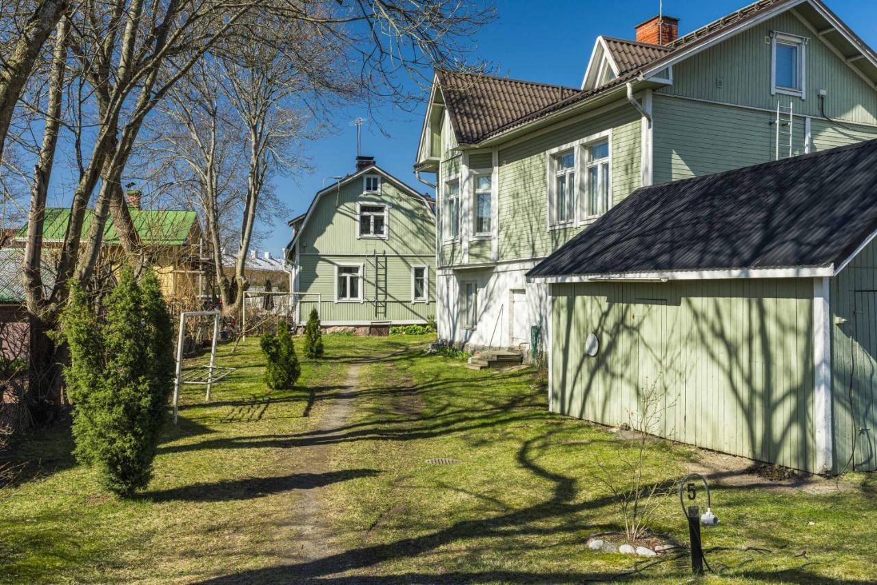 Newly Renovated Apartment In A Woodenhouse From 1910 In Martti! Turku Exterior photo